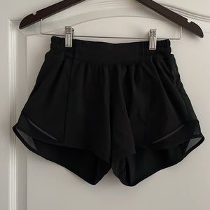 Lululemon LR Hotty Hot Shorts - Size 4